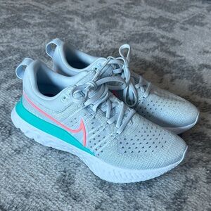 Nike Women's Athletic Running Shoes - Light Blue and Teal - Never Worn